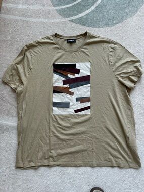 Express Men's Olive Beige Graphic Crewneck T-Shirt